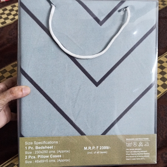 Mac Premium Bedsheet - Picture 4 of 9